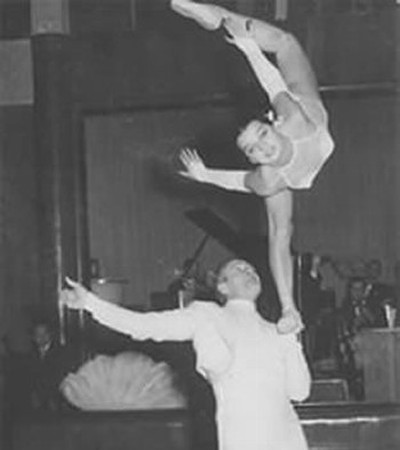 Chiquita and Johnson On Stage, Mexico City, 1950